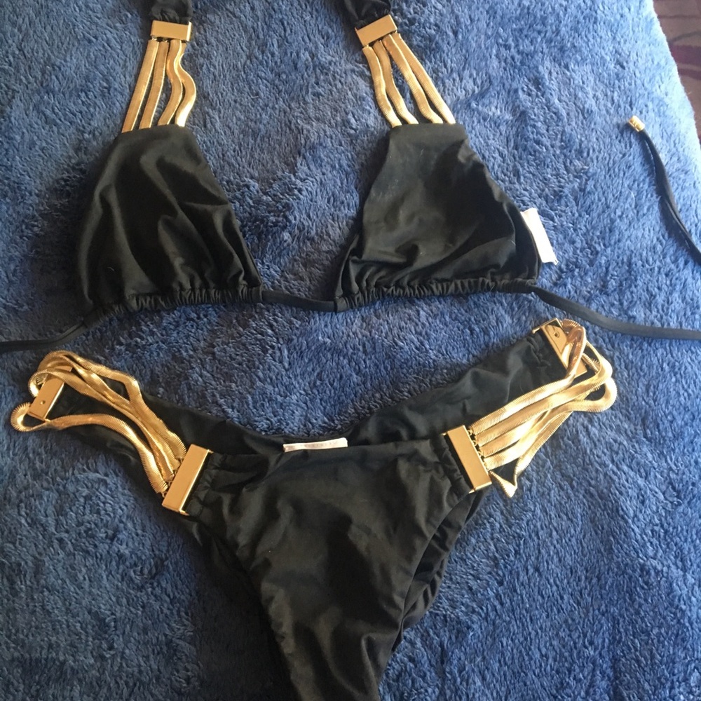 Beach Bunny swimwear